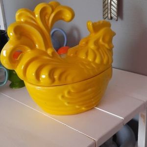 None Accents - Yellow hen glazed baking dish/or decor None Accents - Yellow hen glazed baking dish/or decor